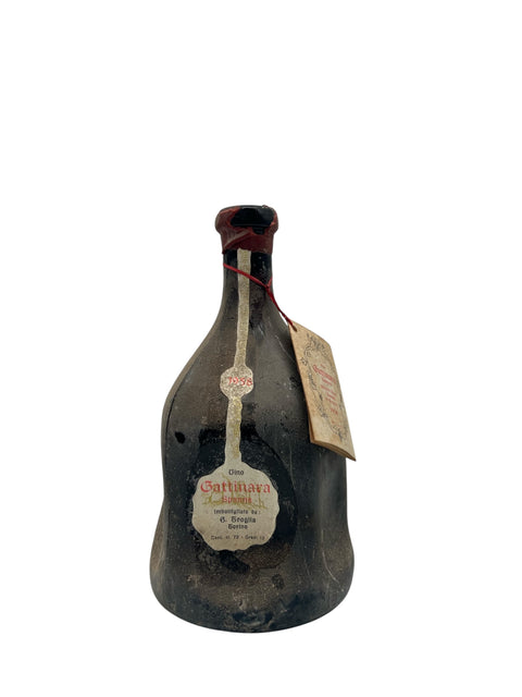 Bouteille de vin rouge Gattinara G. Grogola 1978 avec étiquette