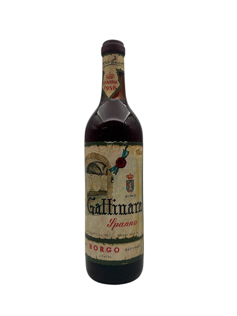 Bouteille de vin rouge Gattinara Borgo 1958 avec étiquette