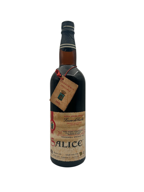 Bouteille de vin rouge Salice Leone de Castris 1962