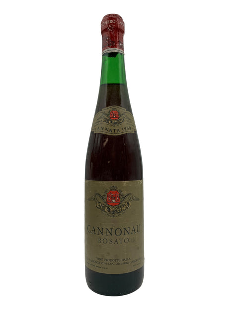 Bouteille de vin rosé Cannonau Sella & Mosca 1969