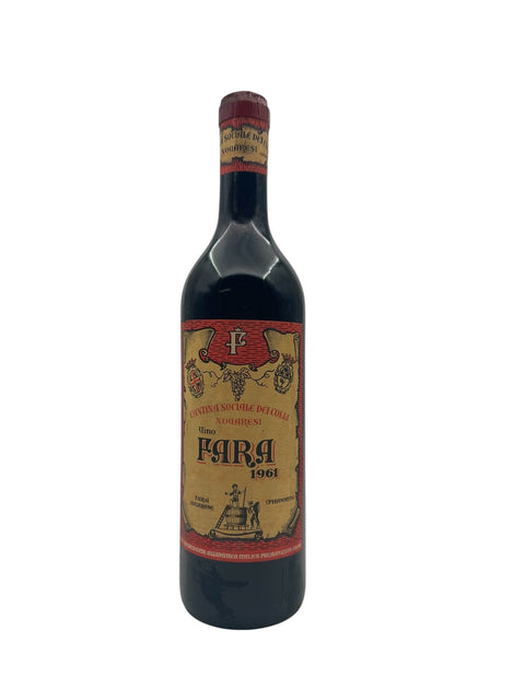 Bouteille de vin rouge Fara de la Cantina Sociale dei Colli Novaresi, millésime 1961
