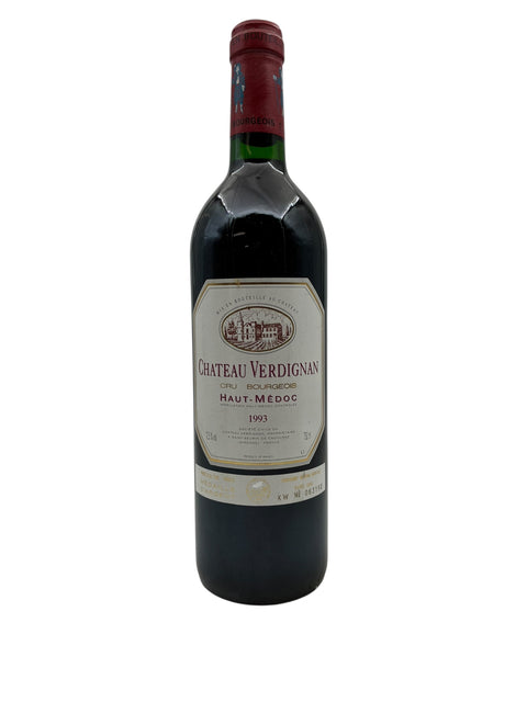 Une bouteille de vin rouge Château Verdignan 1993 du Haut-Médoc