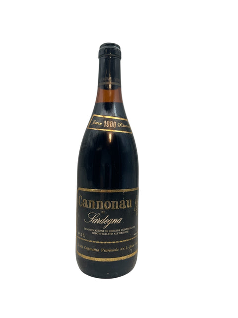 Bouteille de vin rouge Cannonau Jerzu 1980 de Sardaigne