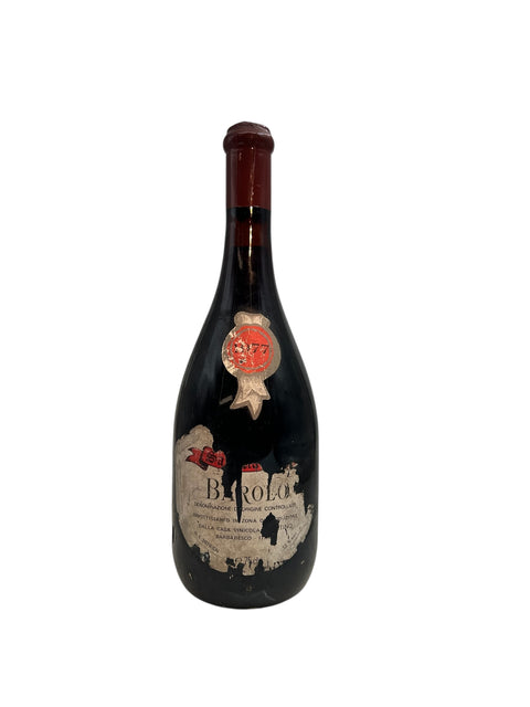 Bouteille de vin rouge Barolo Borgogno 1967