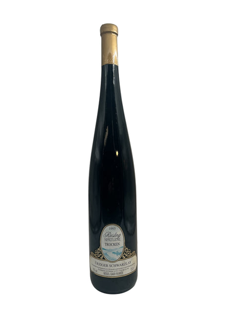 Bouteille de Riesling Urziger Schwarzlay 1993 avec étiquette