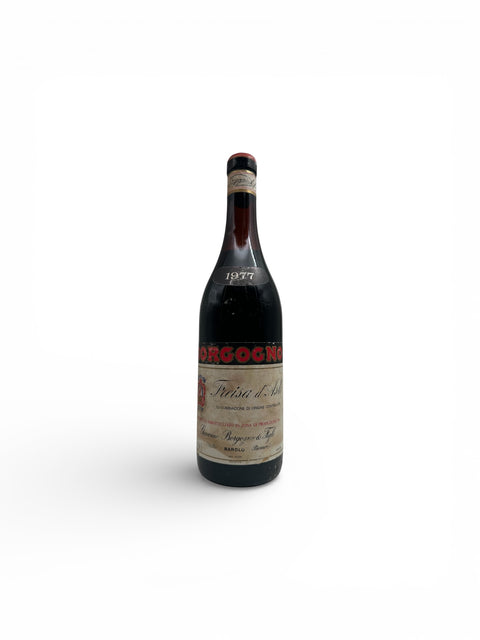 Bouteille de vin rouge Freisa di Chieri Borgogno 1977 avec étiquette