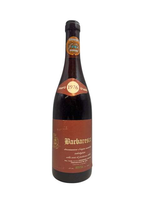 Bouteille de vin rouge Barbaresco Cantina 1976