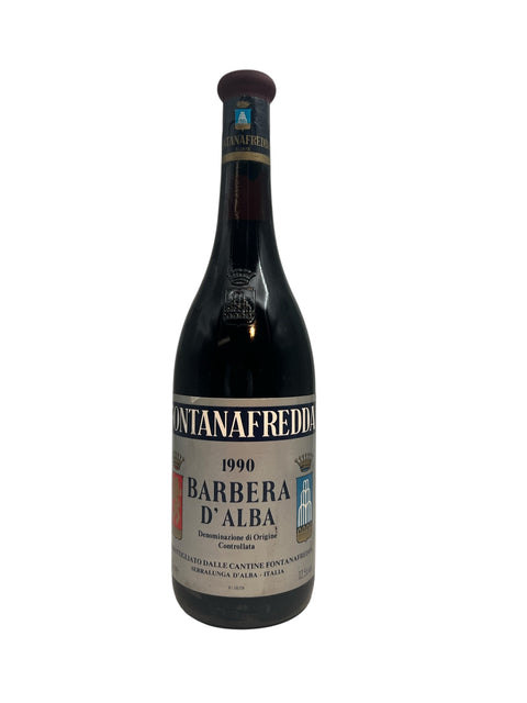Bouteille de vin rouge Barbera d'Alba Fontanafredda 1990