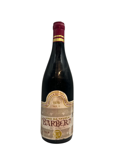 Bouteille de vin rouge Barbera Cantina Sociale del Serra 1976