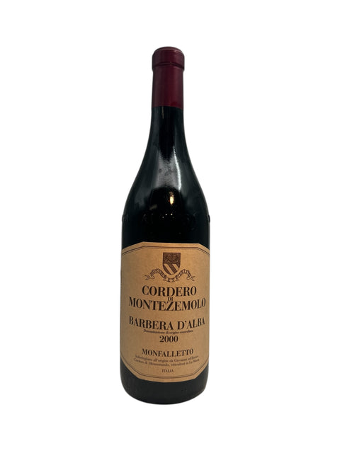 Bouteille de vin rouge Barbera d'Alba Cordero di Montezemolo 2000