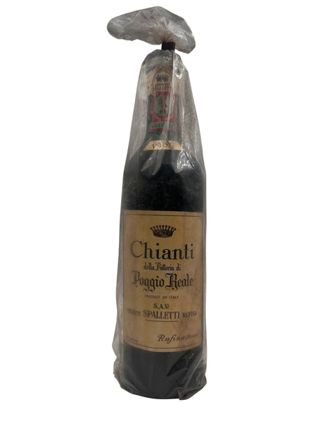 En flaske Chianti Poggio Reale fra 1965 pakket i plastik