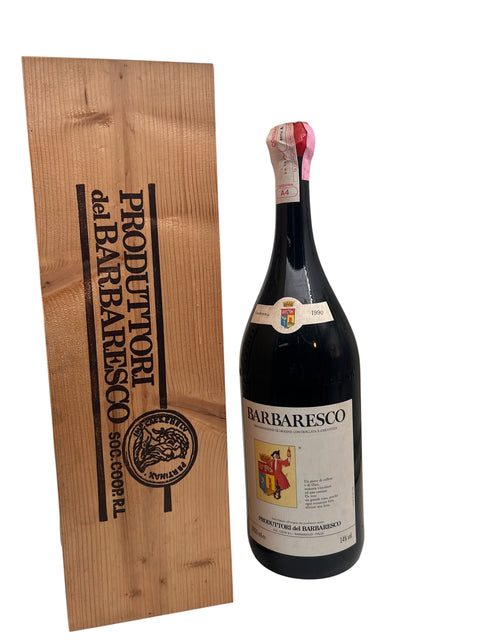 Vin rouge Barbaresco de 1990 avec caisse en bois
